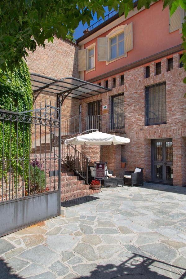 Hotel Castello Di Santa Vittoria Santa Vittoria d'Alba Luaran gambar