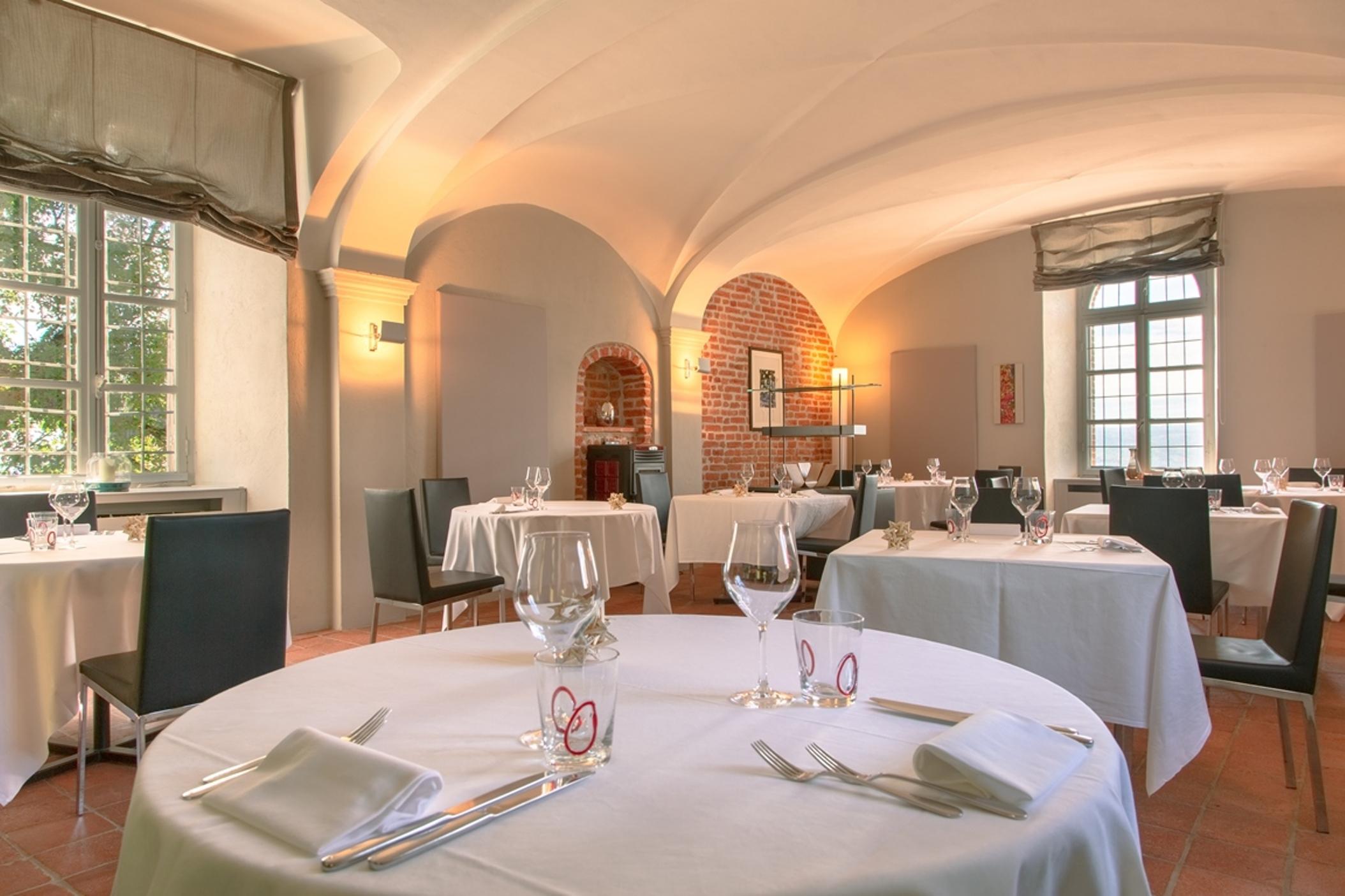 Hotel Castello Di Santa Vittoria Santa Vittoria d'Alba Luaran gambar