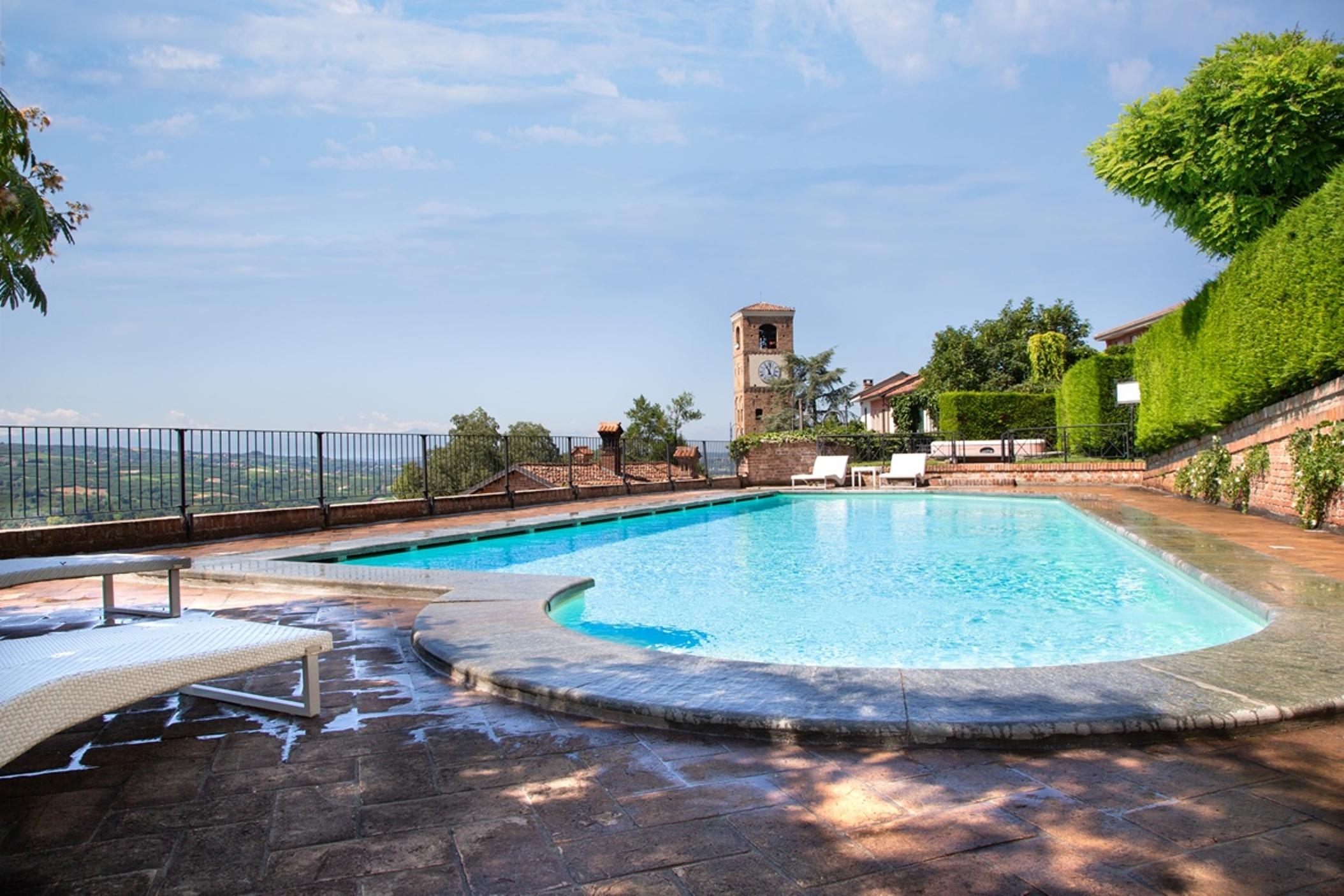 Hotel Castello Di Santa Vittoria Santa Vittoria d'Alba Luaran gambar