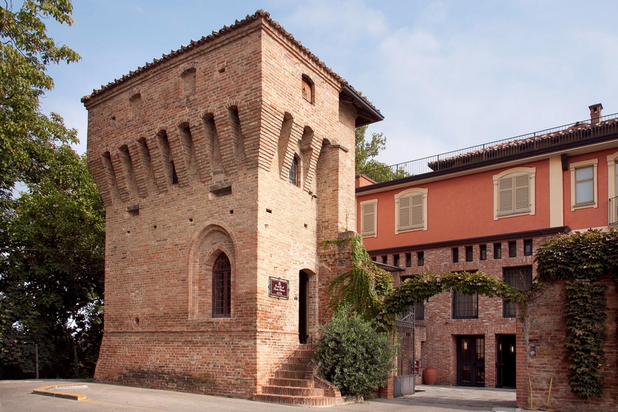 Hotel Castello Di Santa Vittoria Santa Vittoria d'Alba Luaran gambar