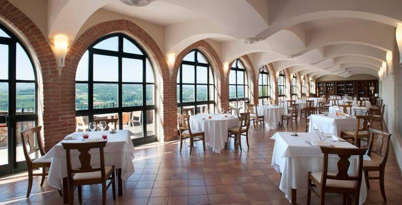Hotel Castello Di Santa Vittoria Santa Vittoria d'Alba Luaran gambar