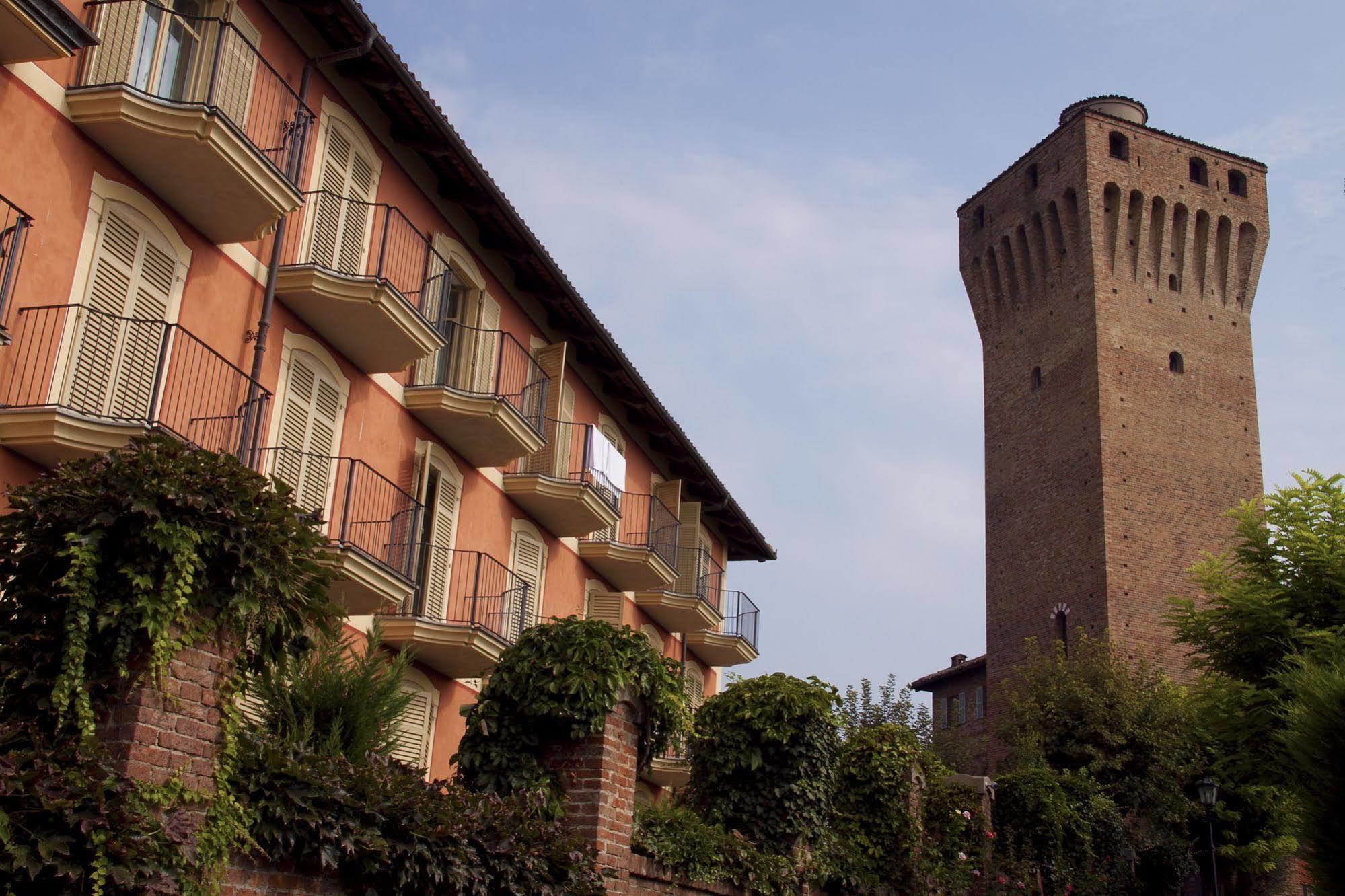 Hotel Castello Di Santa Vittoria Santa Vittoria d'Alba Luaran gambar